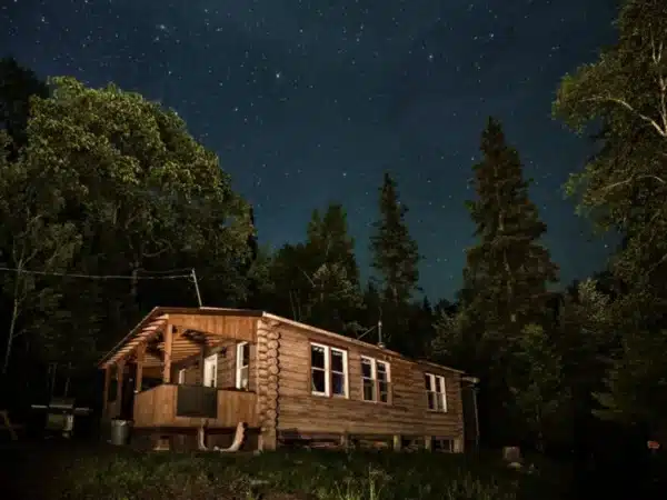 Pourvoirie-Lac-Indienne-Chalet-1200x900-Max-Quality-5
